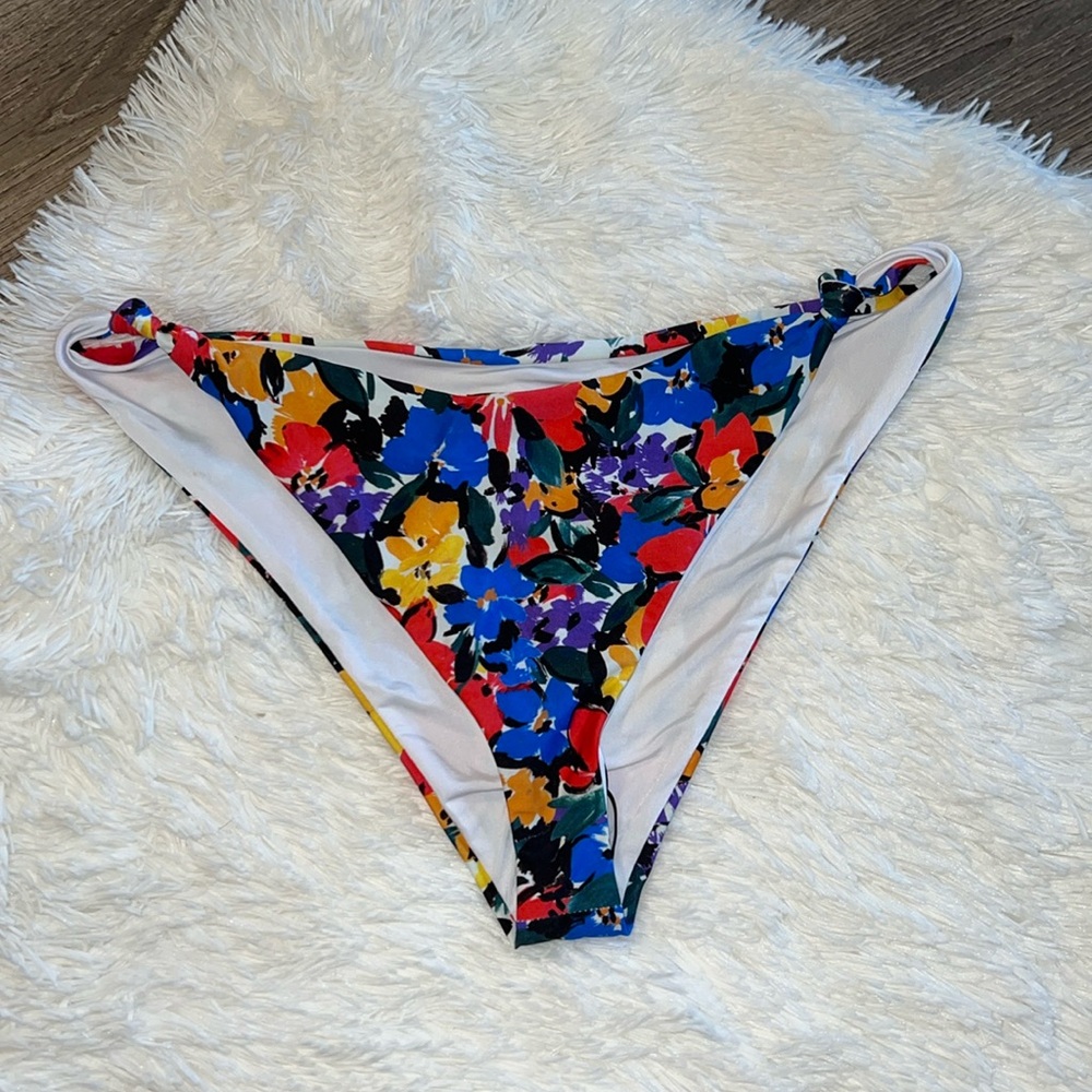 Beach Riot Knotty Bikini Bottom - Large - Picture 2 of 4